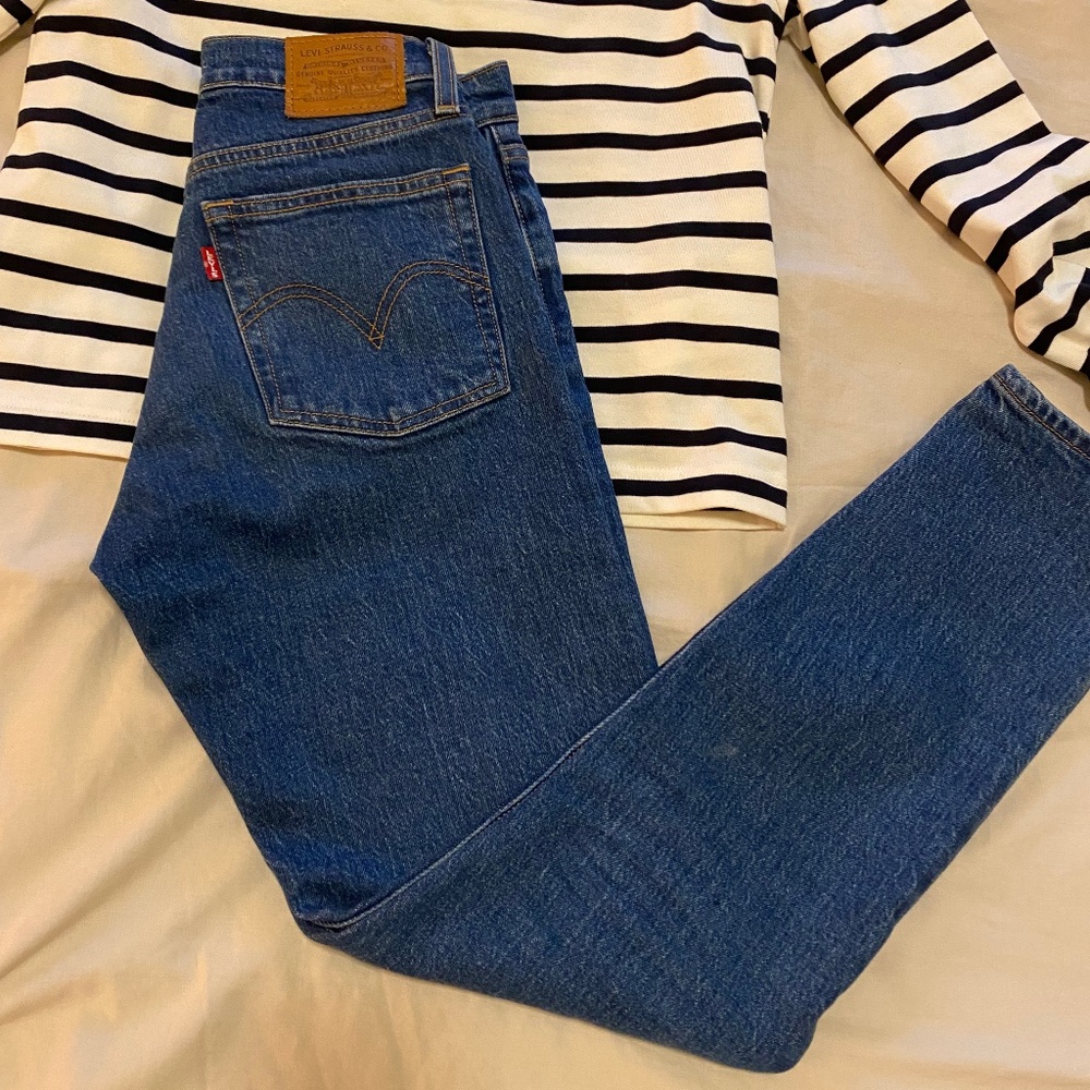 Levi’s Wedgie Jeans - size 24